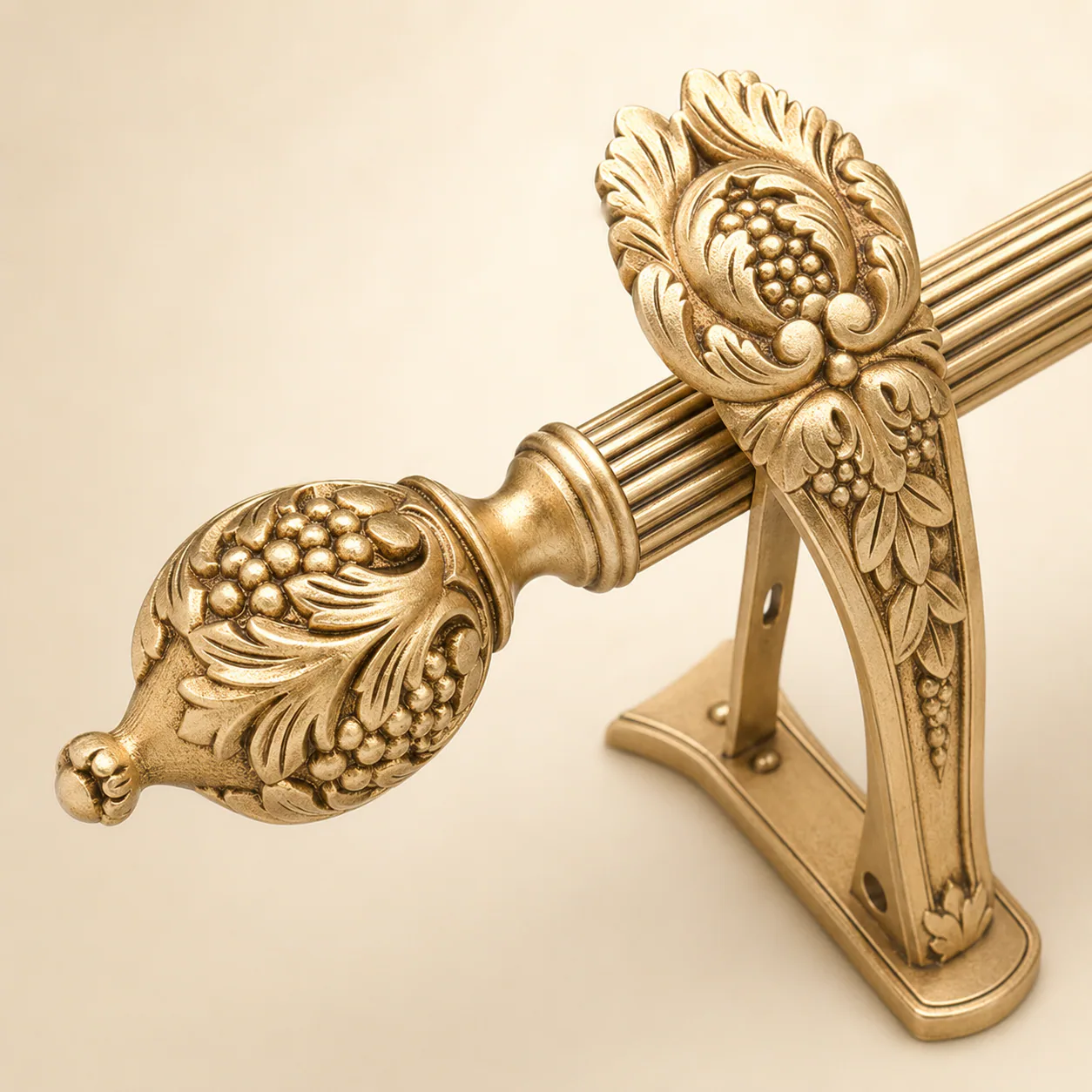 سکە پەردان یێ زێڕین یێ شاهانە ب نەخشێ گول و بەلگان — Royal Gold
